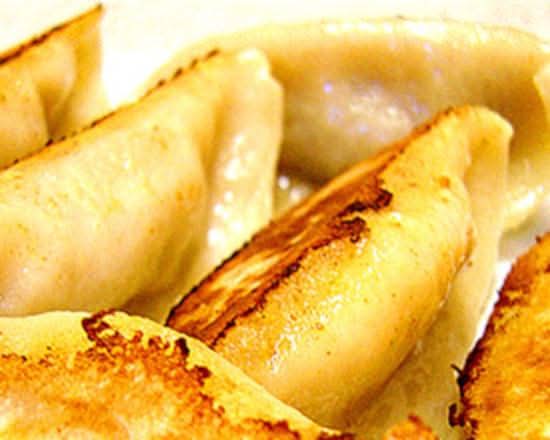 Pancake-Fried Dumpling (锅贴-猪肉白菜馅)